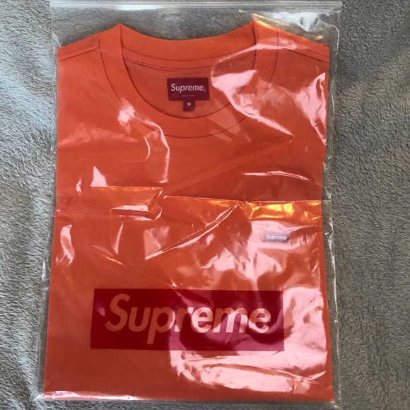 🔥Supreme Small Box Logo Tee🔥 - Picture 2 of 3